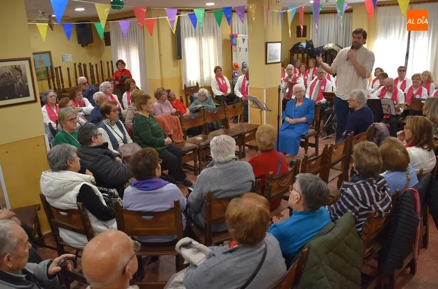 Foto 3 - Tina Vicente ensalza a sus 90 a&ntilde;os el Carnaval como &ldquo;canto a la vida y a la diversi&oacute;n&rdquo;