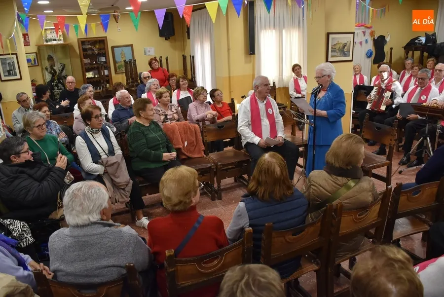 Foto 9 - Tina Vicente ensalza a sus 90 a&ntilde;os el Carnaval como &ldquo;canto a la vida y a la diversi&oacute;n&rdquo;