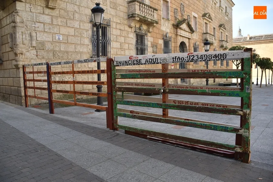 Foto 9 - Instaladas las tres nuevas puertas de seguridad anexas a la calle Madrid