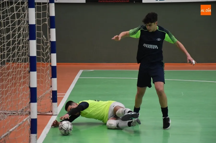 Foto 5 - Merecida victoria del III de Futormes en un partido que tuvo emoci&oacute;n casi hasta el final 