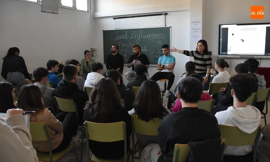 Foto 4 - &lsquo;Local influencers&rsquo; relatan a alumnos British del IES Tierra por qu&eacute; volvieron a Ciudad Rodrigo