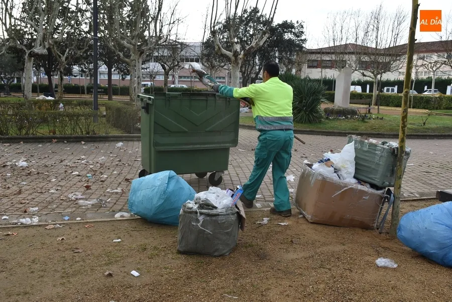 Foto 7 - Ardua ma&ntilde;ana de limpieza para volver lo antes posible a la normalidad