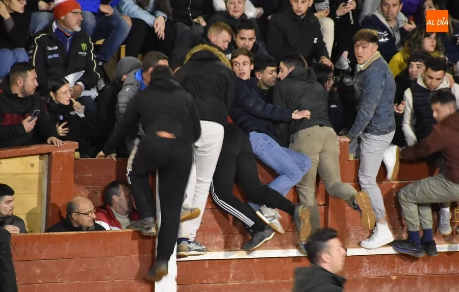 Foto 8 - Los astados de Los Bayones protagonizan a toda velocidad la noche del Lunes