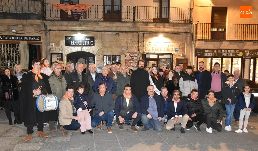 Foto 2 - Vanguardista apertura de los pregones con El Gran Chele tras una &eacute;pica exaltaci&oacute;n del encierro a caballo