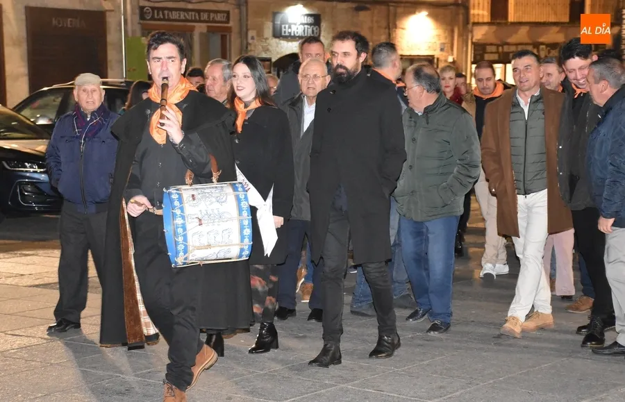 Foto 7 - Vanguardista apertura de los pregones con El Gran Chele tras una &eacute;pica exaltaci&oacute;n del encierro a caballo