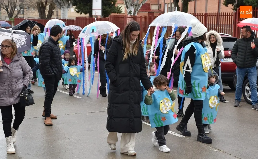 Foto 3 - El cielo se suma a la fiesta del agua del Colegio Mir&oacute;briga