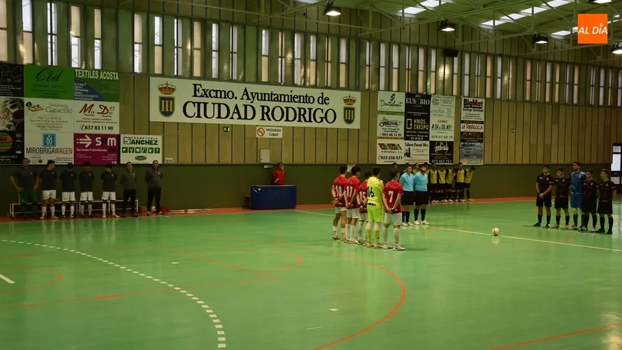 Foto 6 - El III Senior sale perdiendo de un el&eacute;ctrico toma y daca goleador ante uno de los gallitos