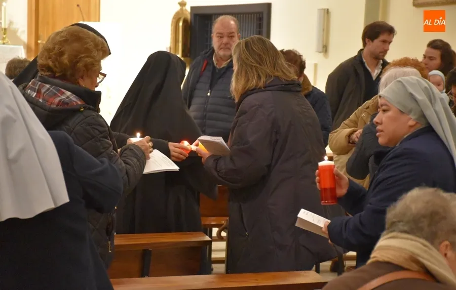 Foto 7 - Las religiosas de la Di&oacute;cesis renuevan su consagraci&oacute;n en las Carmelitas