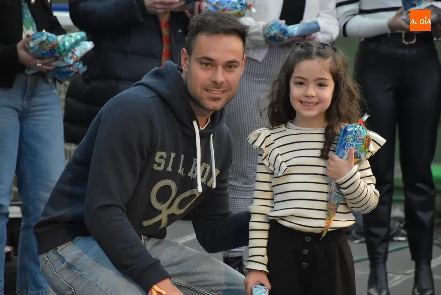 Foto 4 - Los premiados en los concursos carnavaleros reciben sus recompensas