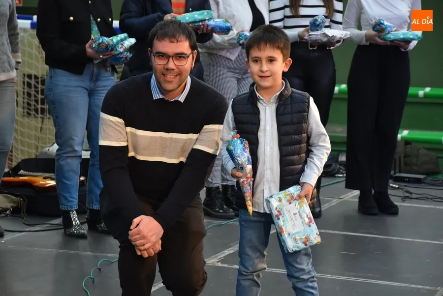 Foto 5 - Los premiados en los concursos carnavaleros reciben sus recompensas