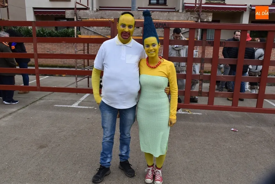 Foto 7 - Las idas y venidas de la lluvia no afectan a las ganas de fiesta de los mirobrigenses