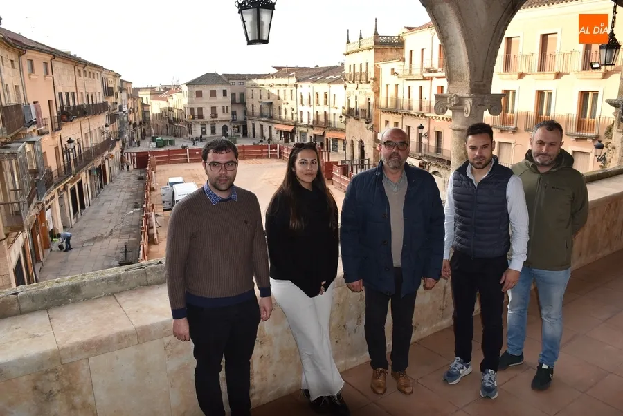 Foto 2 - El Equipo de Gobierno ve el Carnaval &ldquo;bueno, con menos gente por el tiempo, pero con gran ambiente&rdquo;