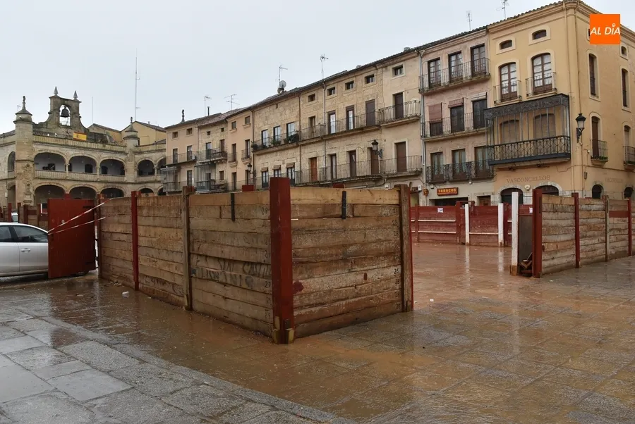 Foto 2 - Desmontado el &uacute;ltimo tablao mientras el &lsquo;rect&aacute;ngulo m&aacute;gico&rsquo; aguanta un d&iacute;a m&aacute;s de lo habitual