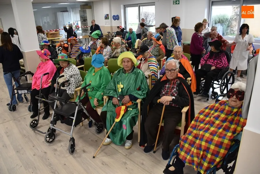 Foto 9 - La Residencia Mixta celebra su 1&ordm; Carnaval postpandemia con el preg&oacute;n de su antigua directora