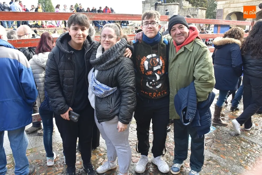 Foto 5 - Larga jornada de despedida del Carnaval con lluvia espor&aacute;dica hasta la sobremesa