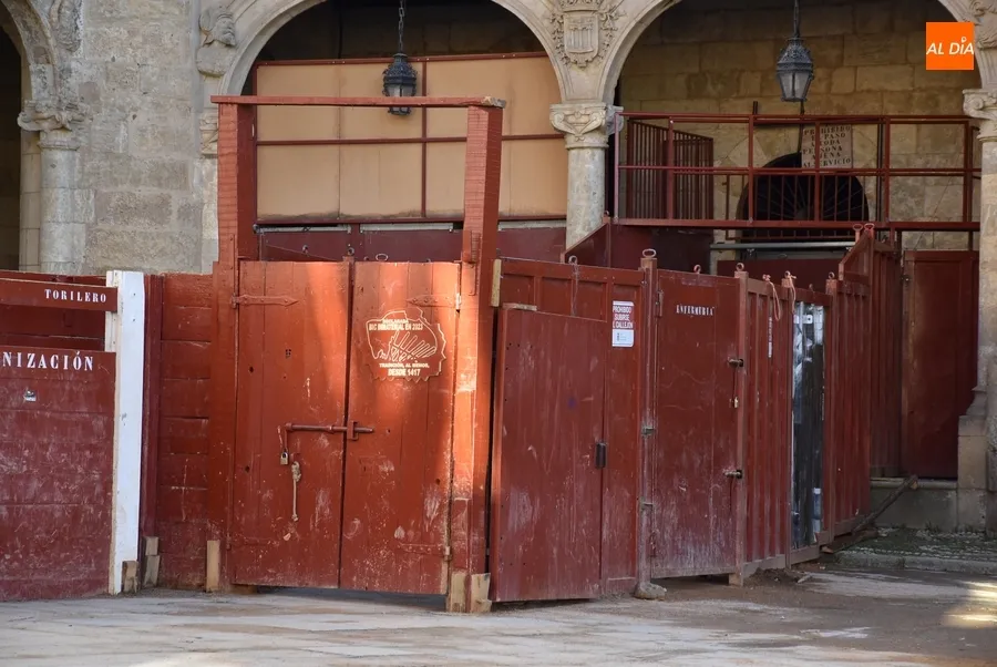 Foto 7 - Desmontado la mayor parte del rect&aacute;ngulo m&aacute;gico del &aacute;gora mirobrigense