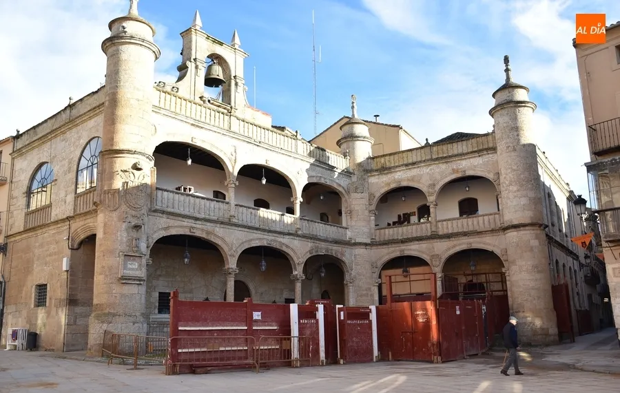 Foto 8 - Desmontado la mayor parte del rect&aacute;ngulo m&aacute;gico del &aacute;gora mirobrigense