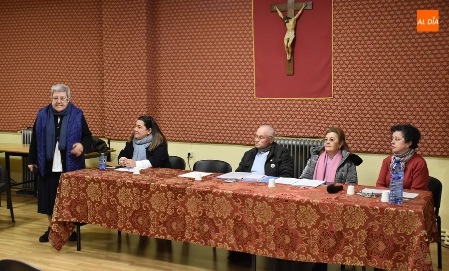 Foto 3 - San Andr&eacute;s inaugura con las instituciones caritativas de la Iglesia su ciclo semanasantero