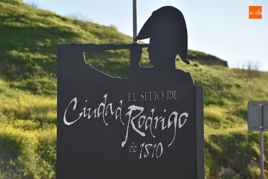 Foto 5 - Instalado en el Ca&ntilde;o El Moro el panel mirobrigense de la ruta &lsquo;El Sitio de 1810&rsquo;