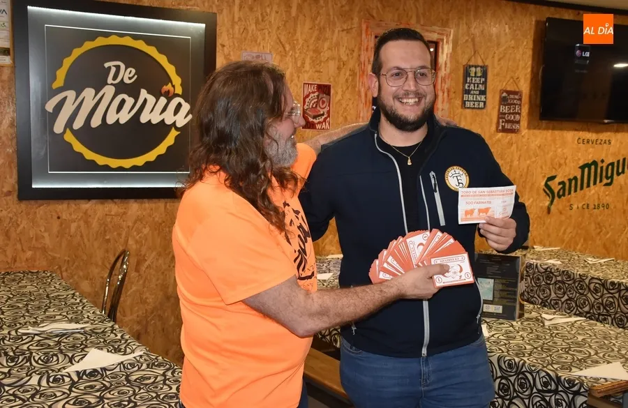 Foto 3 - David Colino recibe los 500 Farinatis puestos en juego con el Toro de San Sebasti&aacute;n