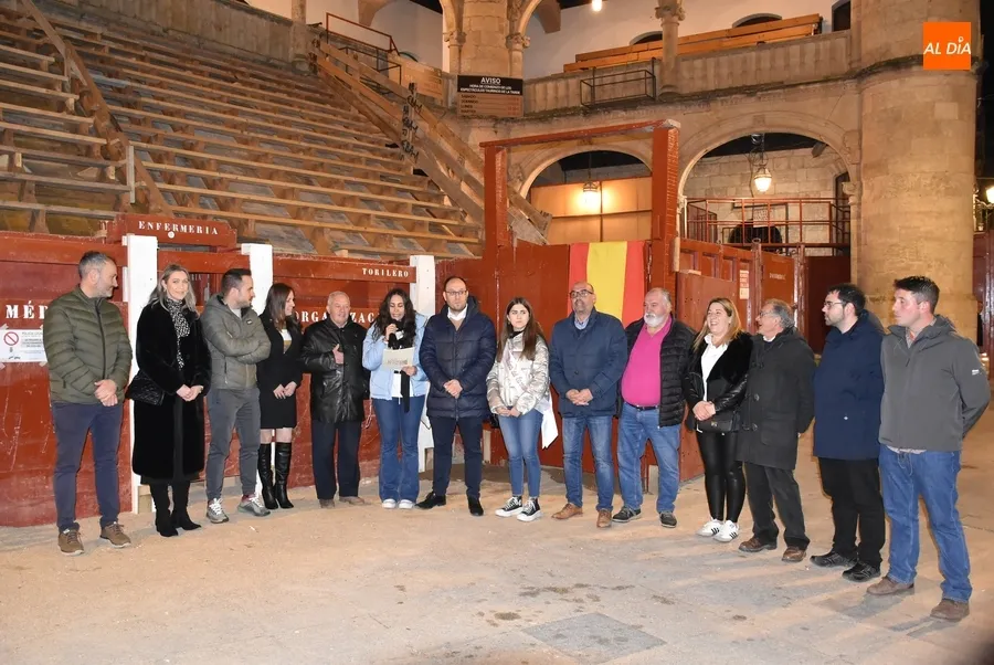 Foto 2 - Un &lsquo;sello&rsquo; en la puerta de los toriles pasa a recordar de forma permanente la Declaraci&oacute;n como BIC