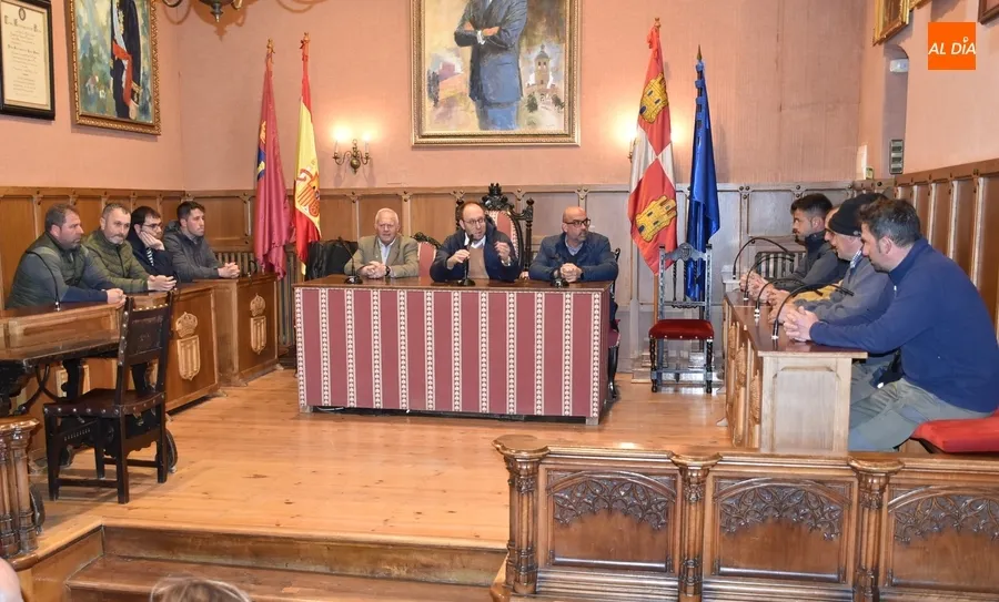 Foto 2 - Agricultores y ganaderos reciben el apoyo del Equipo de Gobierno del Ayuntamiento mirobrigense