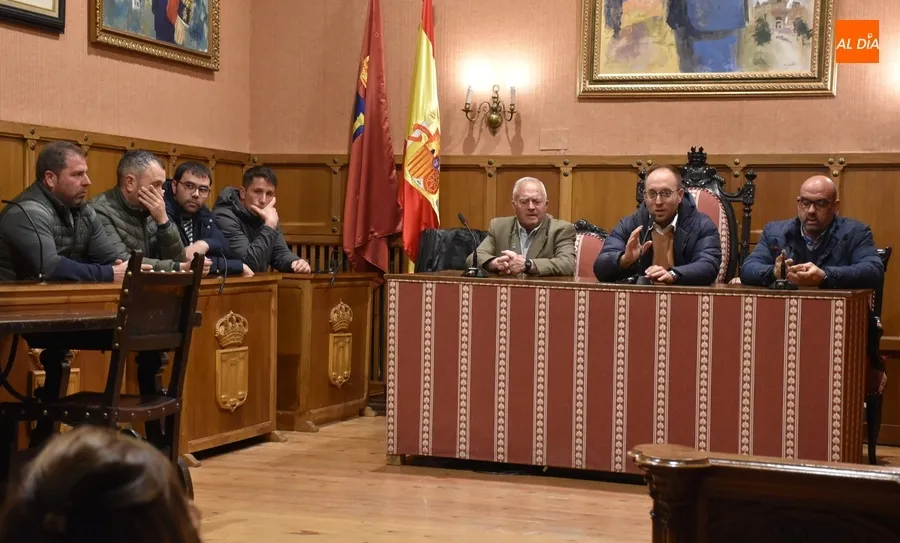 Foto 3 - Agricultores y ganaderos reciben el apoyo del Equipo de Gobierno del Ayuntamiento mirobrigense