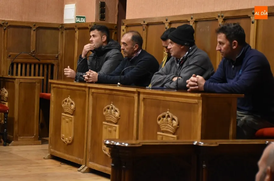 Foto 4 - Agricultores y ganaderos reciben el apoyo del Equipo de Gobierno del Ayuntamiento mirobrigense