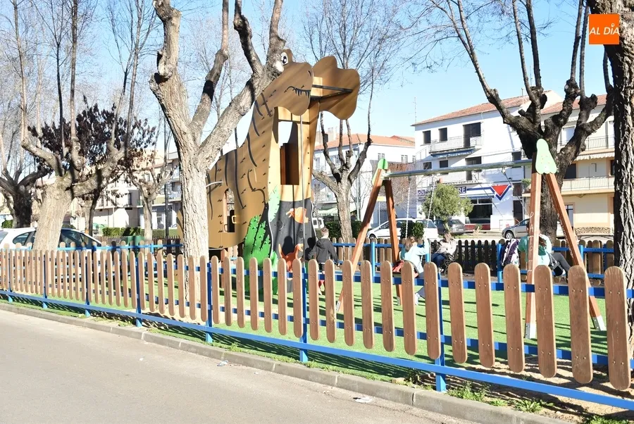 Foto 11 - Culminada la renovaci&oacute;n del triple parque infantil de la Avenida de Salamanca