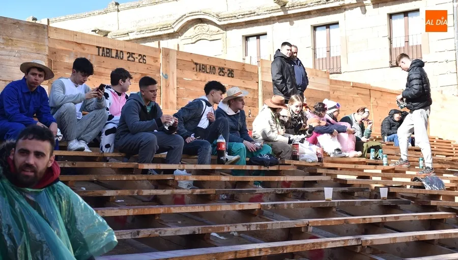 Foto 9 - Ciudad Rodrigo vive una menor invasi&oacute;n de j&oacute;venes con nuevos puntos de concentraci&oacute;n