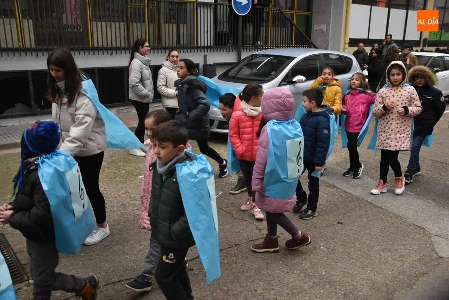 Foto 9 - La Escuela de M&uacute;sica evita riesgos limitando su pasacalles festivo al entorno del centro