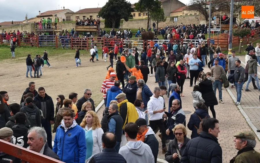 Foto 10 - Larga jornada de despedida del Carnaval con lluvia espor&aacute;dica hasta la sobremesa