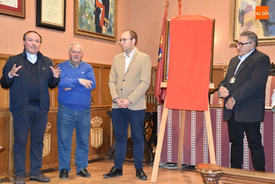 Foto 3 - Desvelado el cartel de la Semana Santa Mirobrigense 2024, a cargo de La Soledad