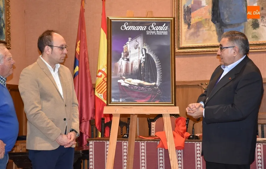 Foto 4 - Desvelado el cartel de la Semana Santa Mirobrigense 2024, a cargo de La Soledad