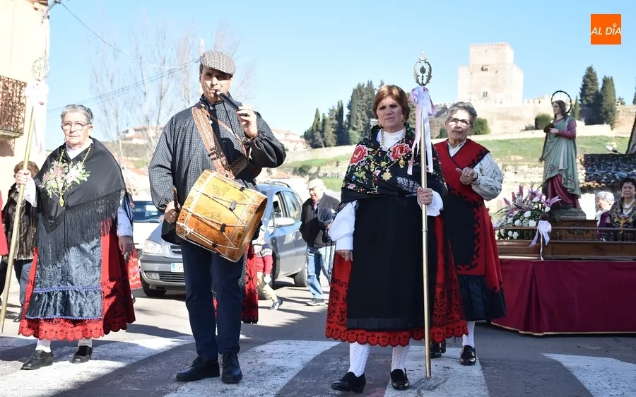 Foto 5 - Santa &Aacute;gueda estrena recorrido y forma de procesionar en su salida por el Arrabal del Puente