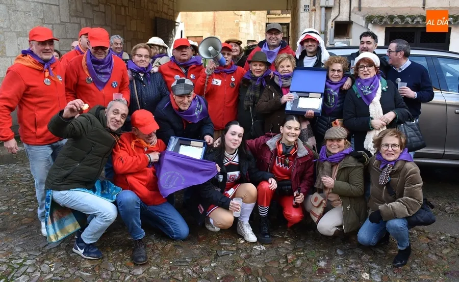 Foto 5 - Los Amigos del Alguacillo homenajean a Isabel Pastor y F&eacute;lix S&aacute;nchez por sus perronillas y aguardiente