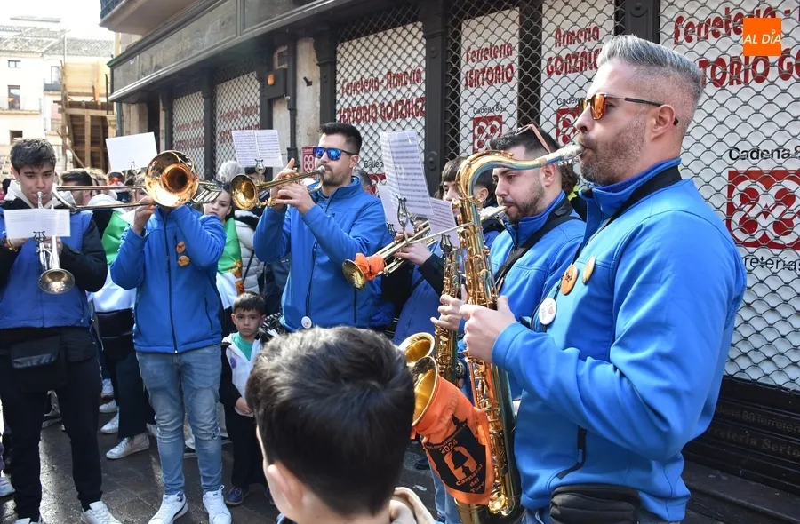 Foto 8 - La aparici&oacute;n del sol &lsquo;reinicia&rsquo; el Carnaval en la calle