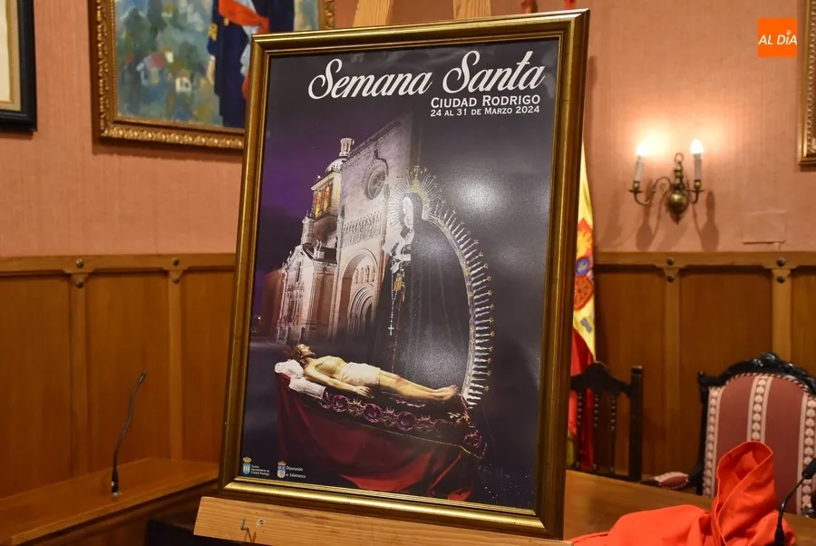 Foto 10 - Desvelado el cartel de la Semana Santa Mirobrigense 2024, a cargo de La Soledad