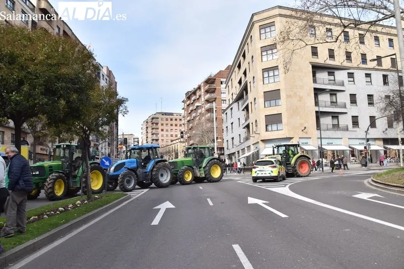 Tractorada en el centro de Salamanca | FOTOS: V. Martins 