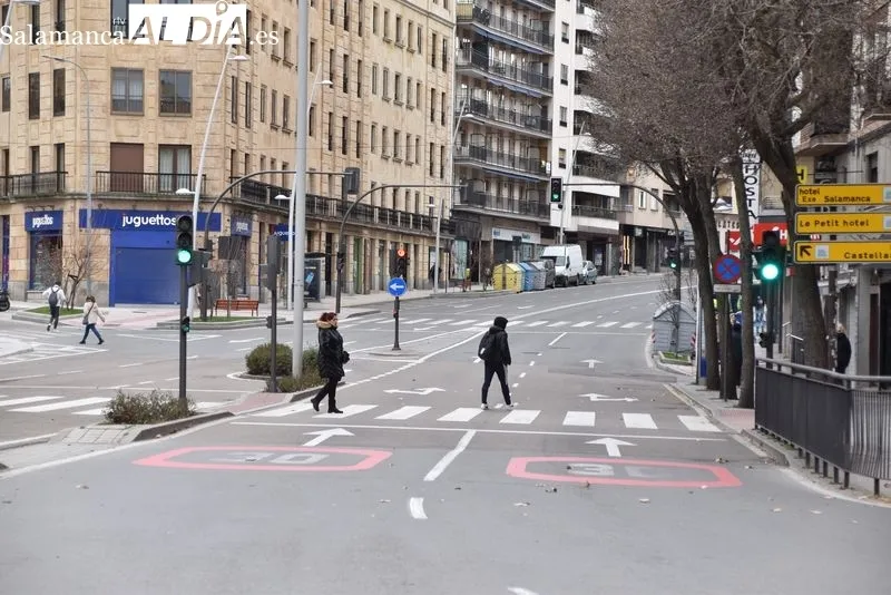 Las céntricas calles de Salamanca, prácticamente vacías por la movilización | FOTOS: Vanesa Martins 