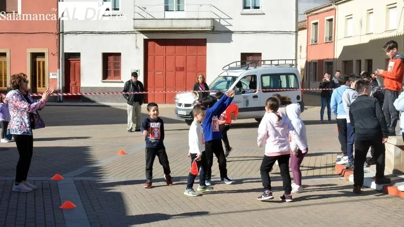 Niños y niñas participaron con ilusión y deportividad en las carreras por edades