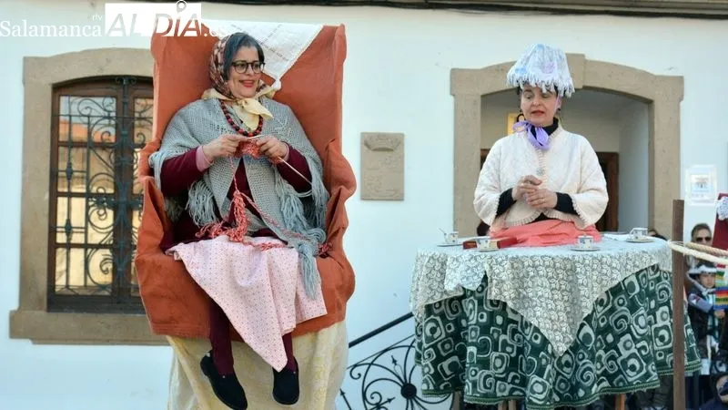 Los pequeños, acompañados por sus padres desfilaron por las calles y en la Plaza Mayor