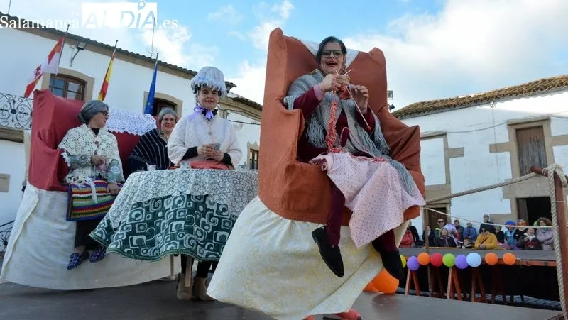 Los pequeños, acompañados por sus padres desfilaron por las calles y en la Plaza Mayor
