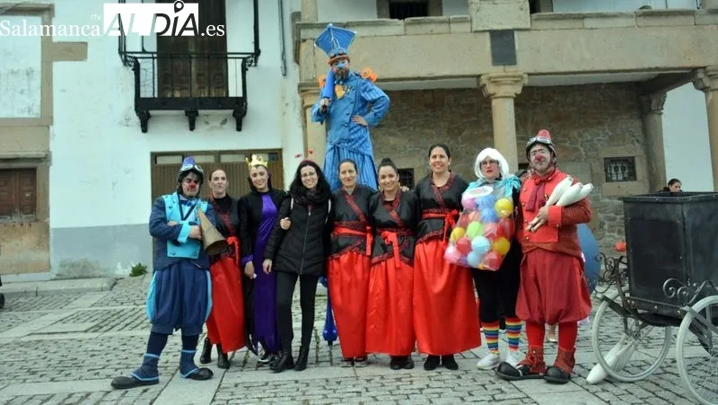 Niños y padres participaron en el desfile animado por 'El Niño Lápiz'