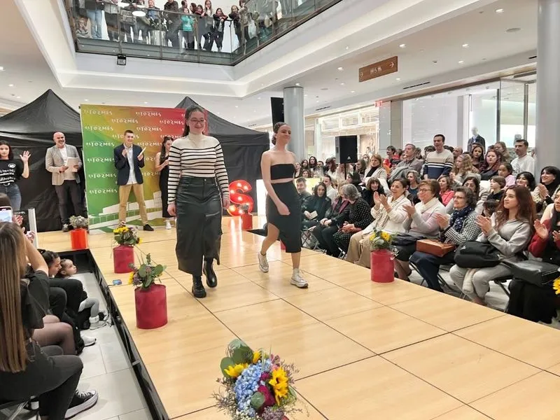 Foto 11 - El Tormes se convierte en el epicentro de la moda joven