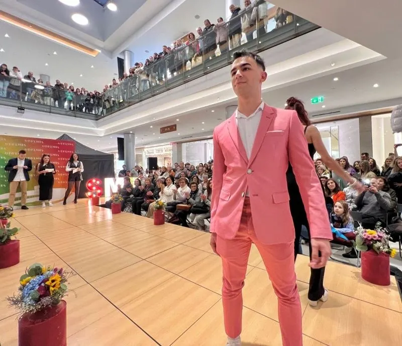 Foto 4 - El Tormes se convierte en el epicentro de la moda joven