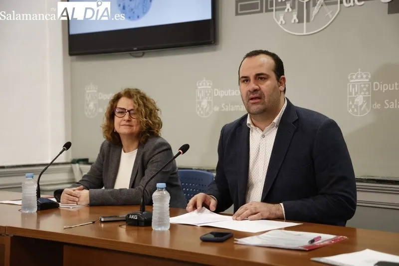 Presentación de la décima edición del programa 'Provincia creativa' con el delegado del área de Cultura de la Diputación, David Mingo, y la vicerrectora de Ciencias de la Salud y Asuntos Sociales, Ana Martín. Foto D. Sañudo