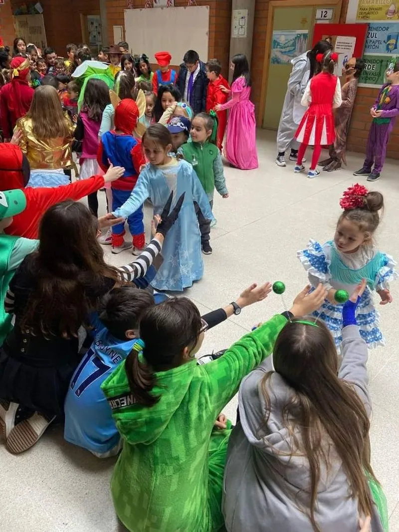 Foto 11 - Gran fiesta de Carnaval en el colegio Antonio Machado de Salamanca
