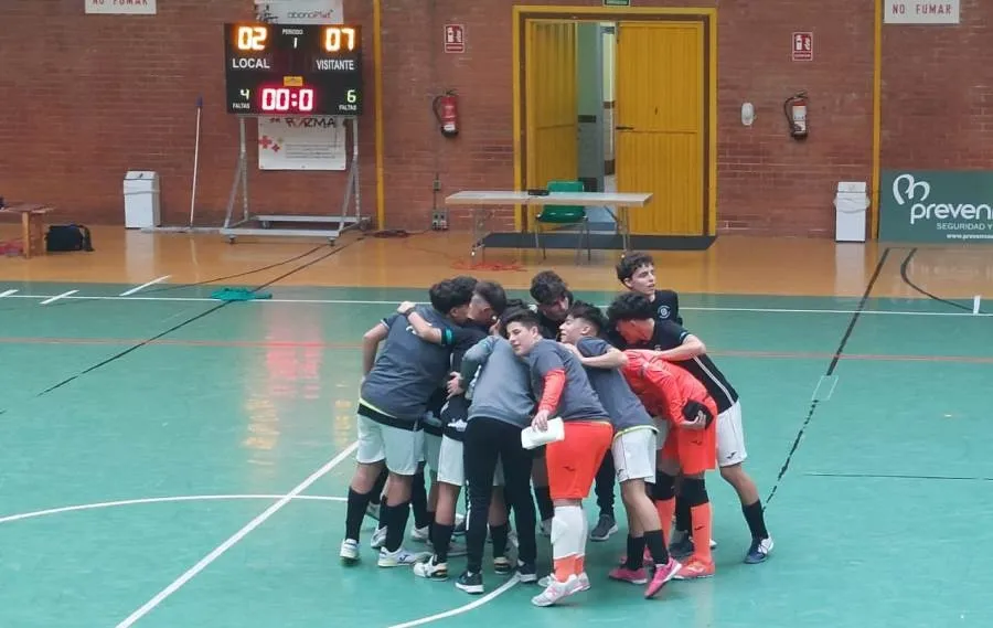 Foto 6 - Doblete de victorias en su viaje m&aacute;s largo del curso del Cadete y el Infantil del III Columnas