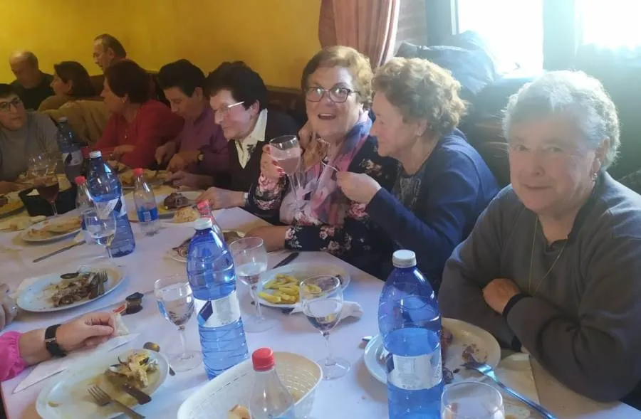 Foto 5 - Mujeres de los barrios cercanos al r&iacute;o celebran juntas las &Aacute;guedas